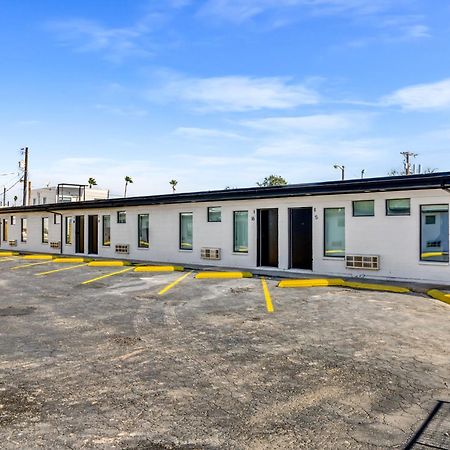 Studios On Fourth McAllen Exteriör bild